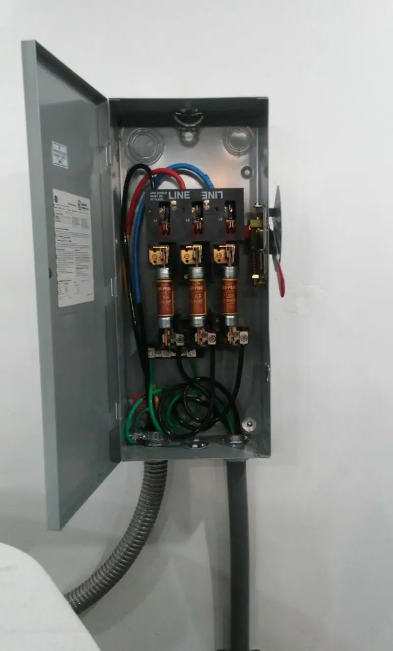 Three-phase disconnect switch installed for Smoke Detector Installation in Lead